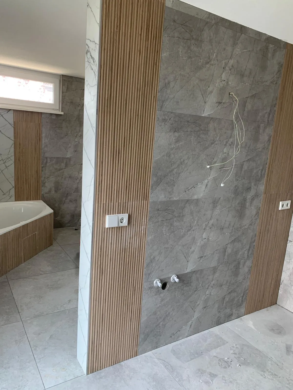Fliesenarbeiten im Wohnraum